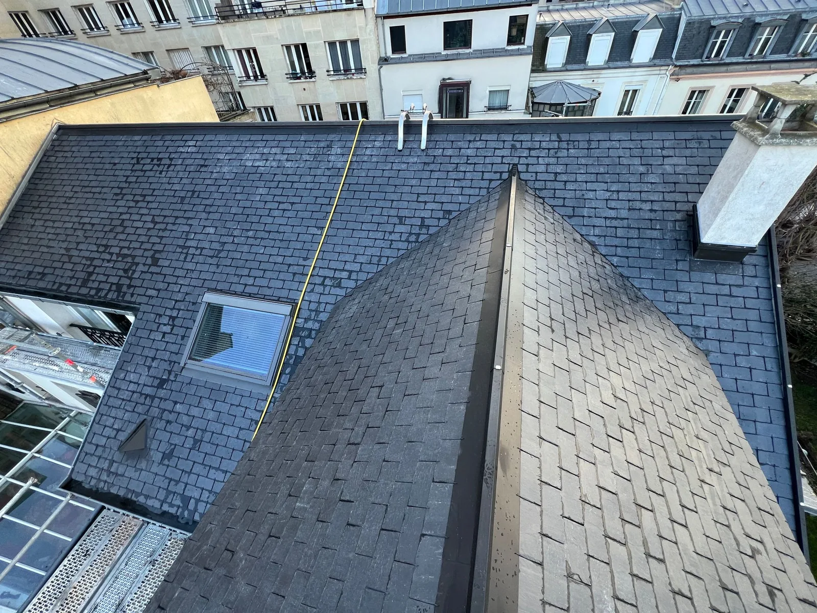 Versant d'ardoise repris rang par rang à Sceaux